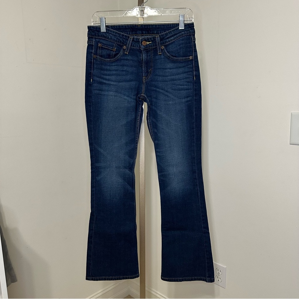 Woman’s Levi’s low rise boot cut jeans